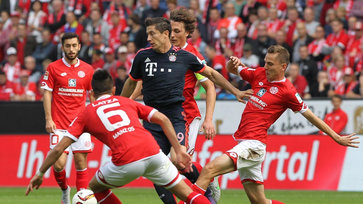 赫内斯：明年目标是德甲冠军；已准备庆祝活动？我们不想傲慢（赫内斯：明年冲击德甲冠军；谈庆祝安排：我们不想显得傲慢）