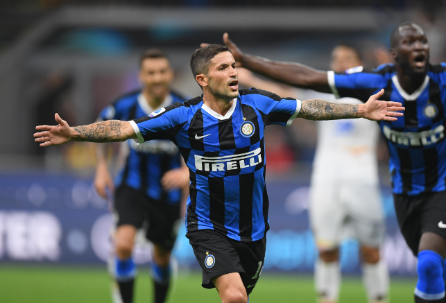 主持人爆料：麦金在圣米伦时，曾被队友扔出的训练杆刺伤大腿