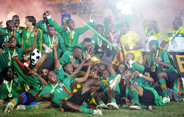 TA记者：阿莫林考虑将阵型调整成433，后面训练重点会落实新阵型上（TA记者：阿莫林酝酿改打4-3-3，后续训练将围绕新阵型展开）