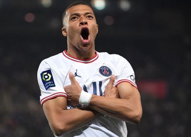 曼联冬窗按兵不动，明夏主攻防守型中场！（曼联冬窗暂缓出手，夏窗主攻防守型中场）