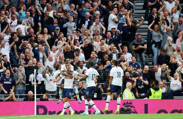 半场就把主力前锋全换下！奥斯梅恩梦碎，尼日利亚无缘世界杯（半场撤下全部主力前锋！奥斯梅恩梦断，尼日利亚无缘世界杯）