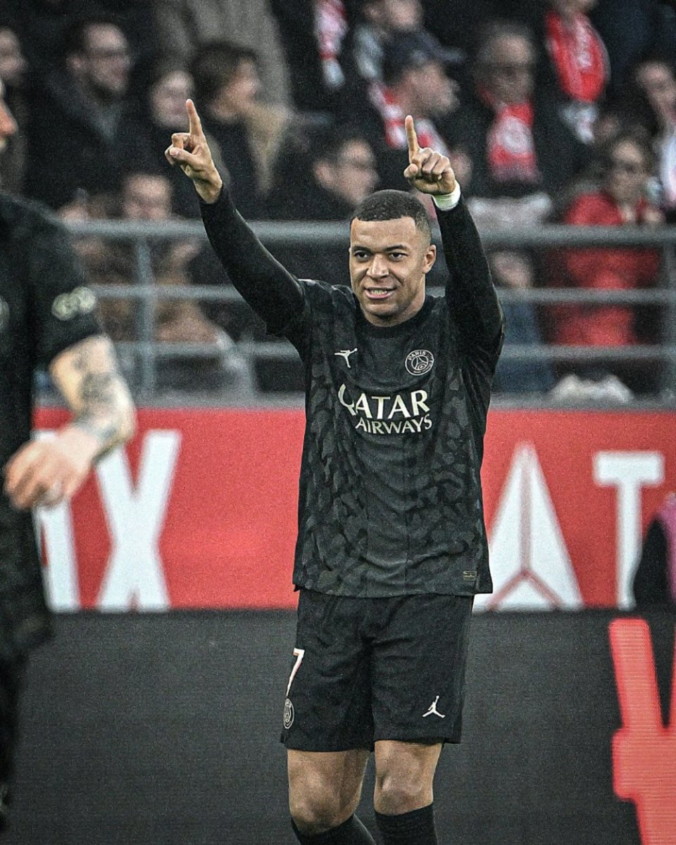 斯洛特：我不担心帅位且得到高层很多支持；失误是团队的问题