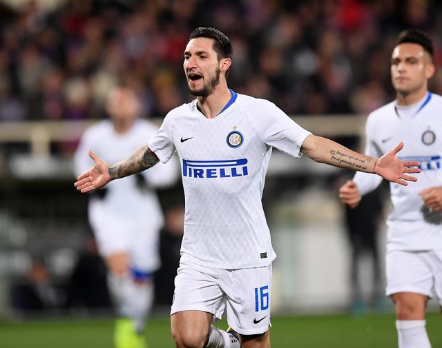 德甲战报：卡德打入唯一进球，十人奥格斯堡1-0汉堡（德甲战报：卡德制胜，十人奥格斯堡1-0力克汉堡）