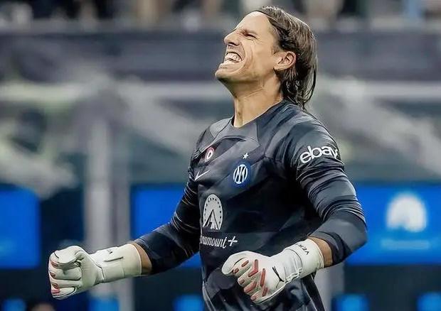 足球装备科技最新发展（足球装备科技前沿动态）