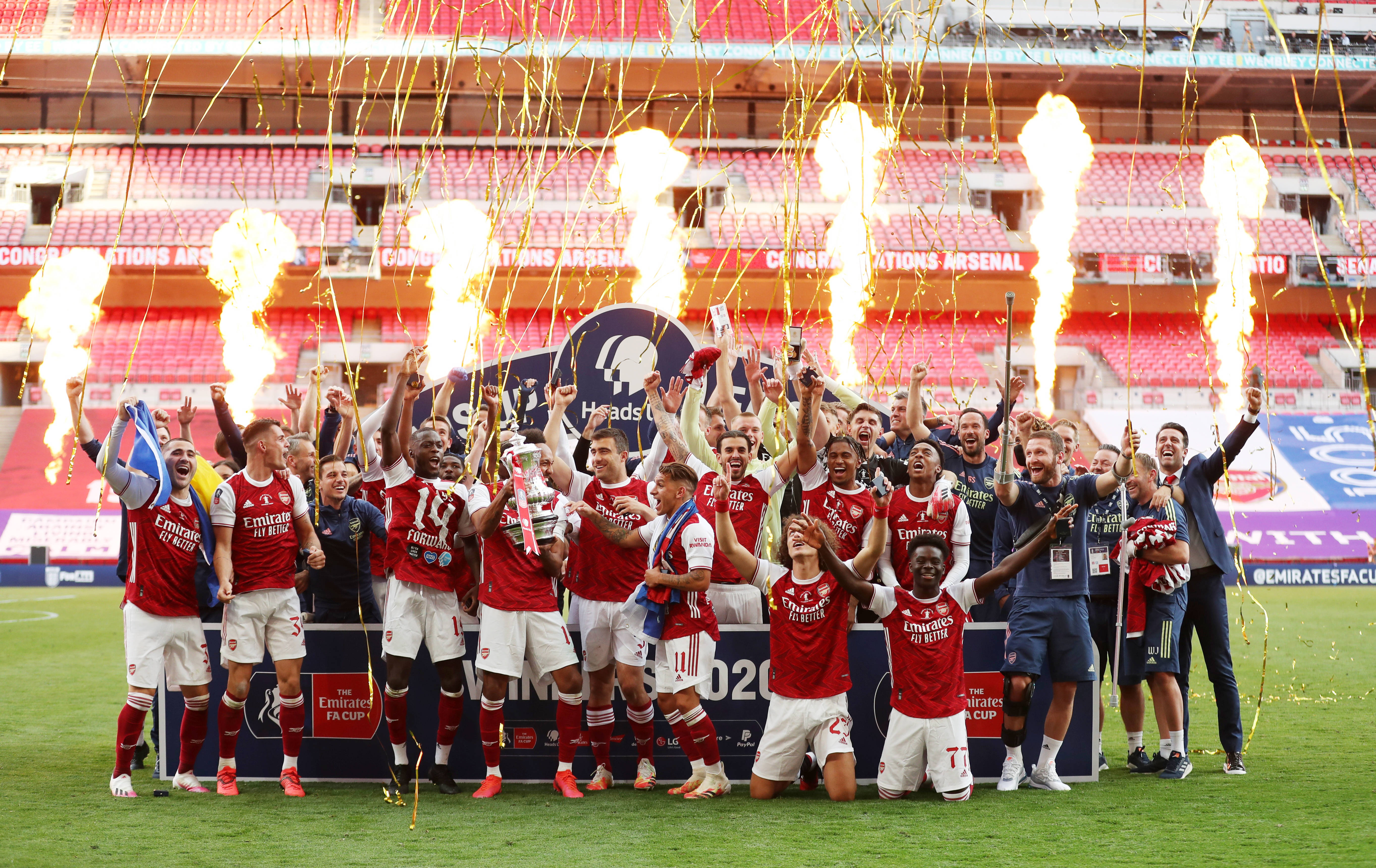 门将看呆：这也能进？