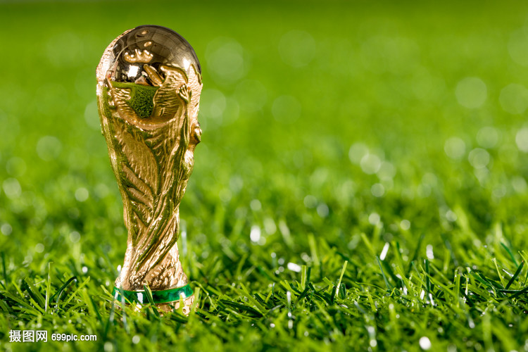 半场战报：阿森纳1-0布拉格斯拉维亚，萨卡点射