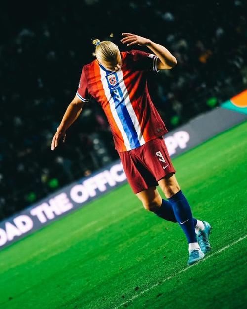 慕尼黑1860主席回应拜仁球迷横幅：这完全不尊重人，越界了