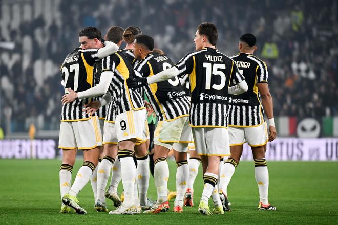 绿帽哥：曼联CEO已将哈维视为接替阿莫林的头号人选（消息称曼联CEO已将哈维列为接替阿莫林的首选）