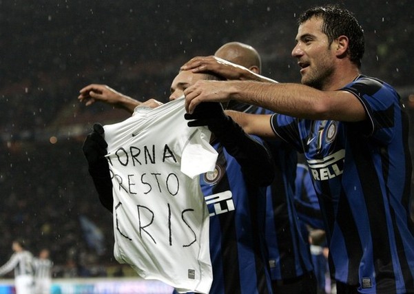 詹姆斯末节连得10分+致命抢断，湖人112-108险胜76人，40岁传奇再创历史纪录