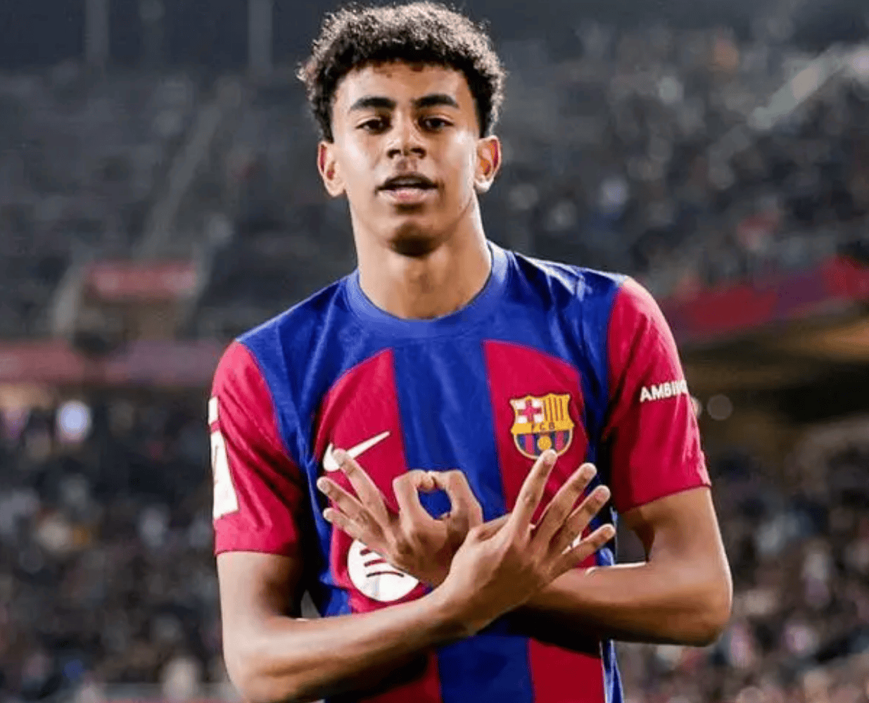 德甲战报：伯格1射1传，霍芬海姆3-0完胜奥格斯堡