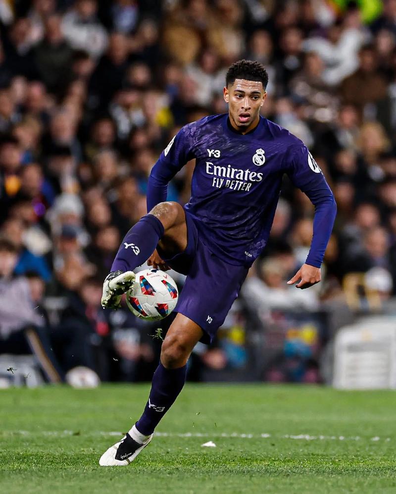 足坛悲喜夜！拜仁曼城齐齐绝杀意甲西甲榜首易主巴萨31超皇马