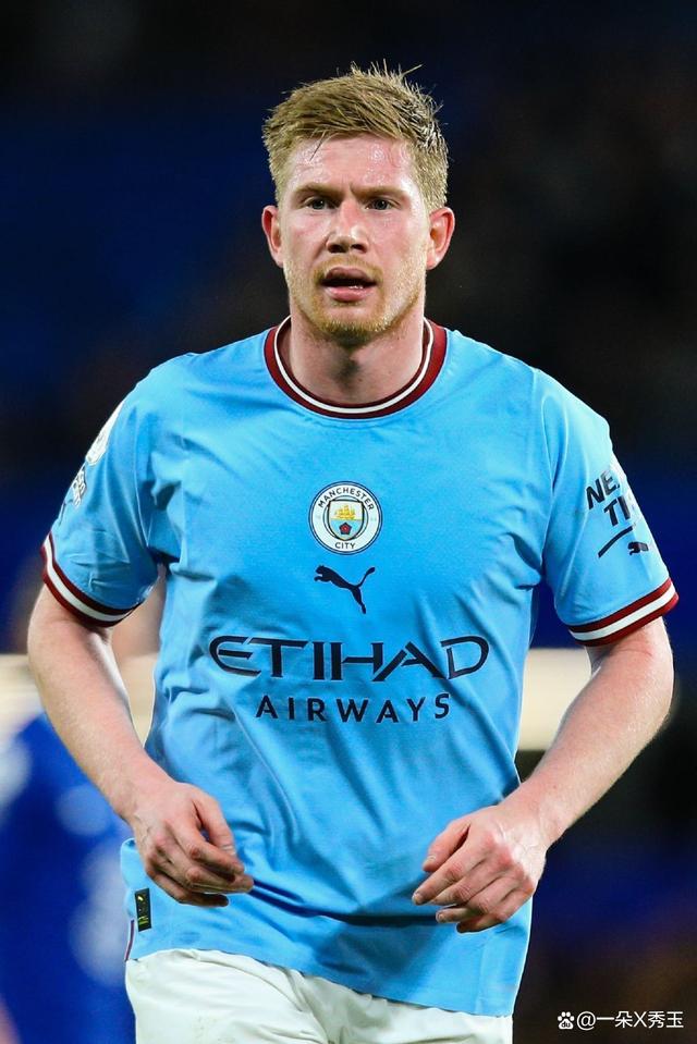 阿斯：巴萨和拜仁都有意桑托斯后卫索萨，后者被誉为新马塞洛