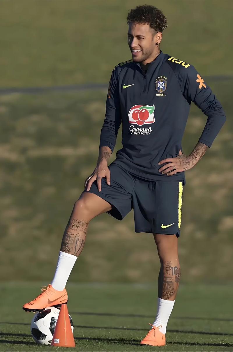 记者：帕尔默缺席欧冠赛前训练，但球员并未受伤（记者：帕尔默未参加欧冠赛前训练，确认无伤病）