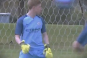 官方：美因茨主帅亨里克森下课；球队积6分排名德甲垫底（美因茨官宣解聘主帅亨里克森，球队仅积6分垫底德甲）