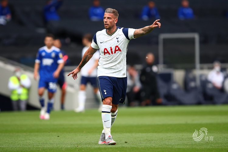 赫内斯：孔帕尼有两三个优点，他只谈论足球不给记者提供素材（赫内斯：孔帕尼有几项长处，只谈足球不给媒体谈资）