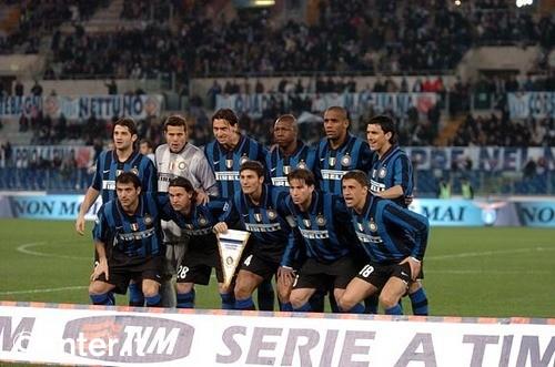 詹姆斯关键上篮助球队锁胜